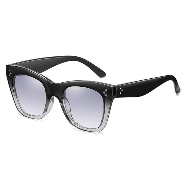 Vintage cat eye shape sunglasses