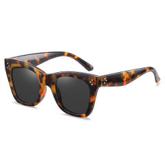 Vintage cat eye shape sunglasses