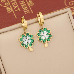 Fashionable green color clover charm stainless steel necklace set