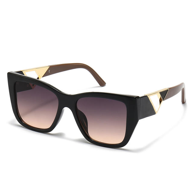 Fashionable square shape sunglasses