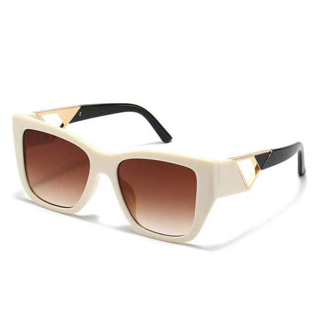 Fashionable square shape sunglasses