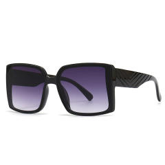 Fashionable large frame sunglasses