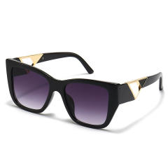 Fashionable square shape sunglasses