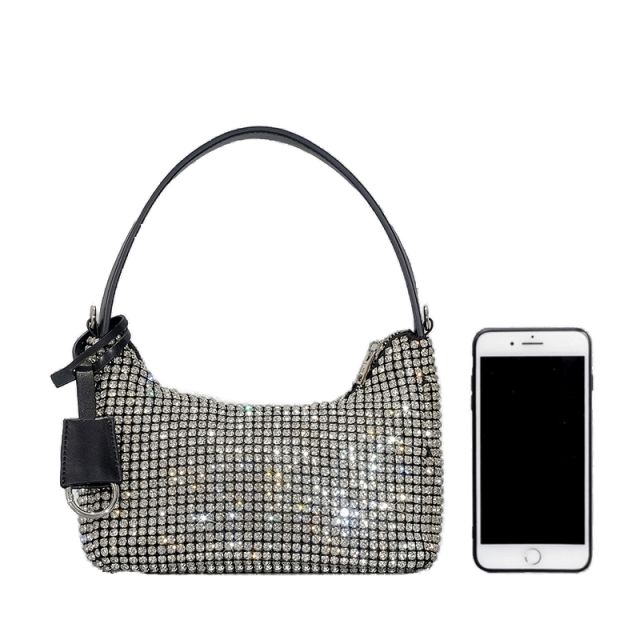 Luxury diamond shoulder bag with metal chain