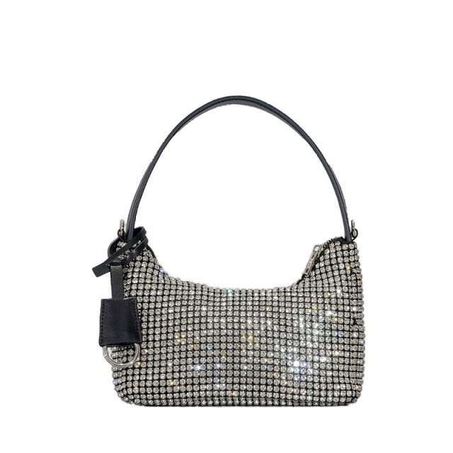 Luxury diamond shoulder bag with metal chain