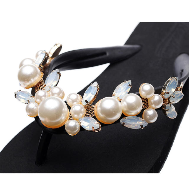 Faux pearl flower elegant summer flip flops