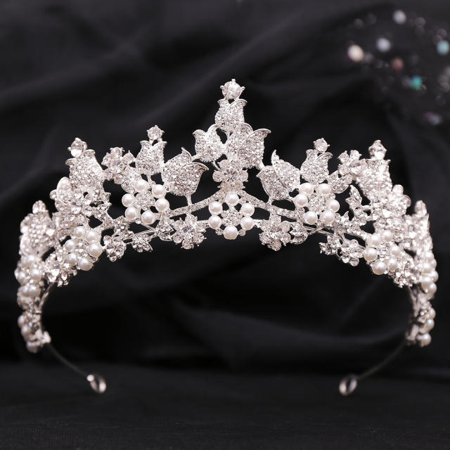Luxury cubic zircon pearl bead crown