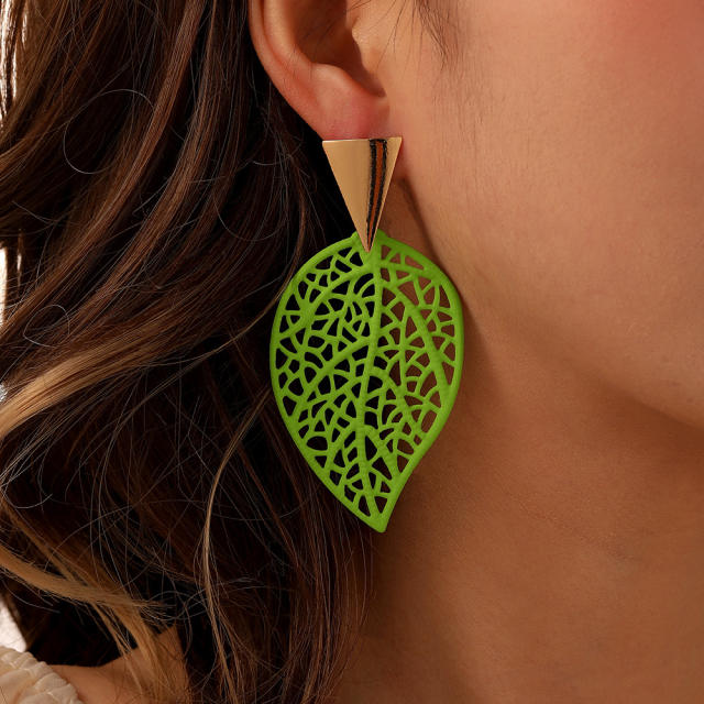 Fresh green color painting hollow leaf earrings