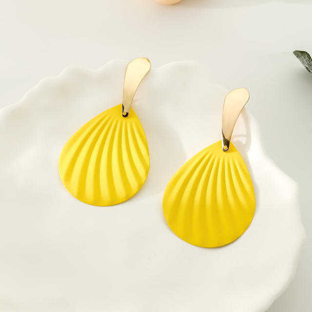 Yellow color painting shell alloy earrings