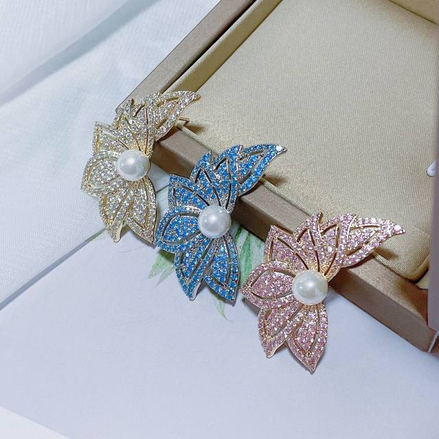 Creative luxury pave setting cubic zircon copper studs earrings