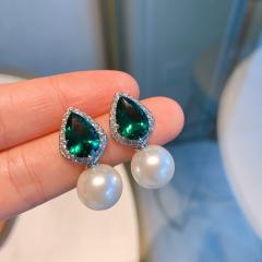 Elegant green color drop cubic zircon pearl pendant necklace