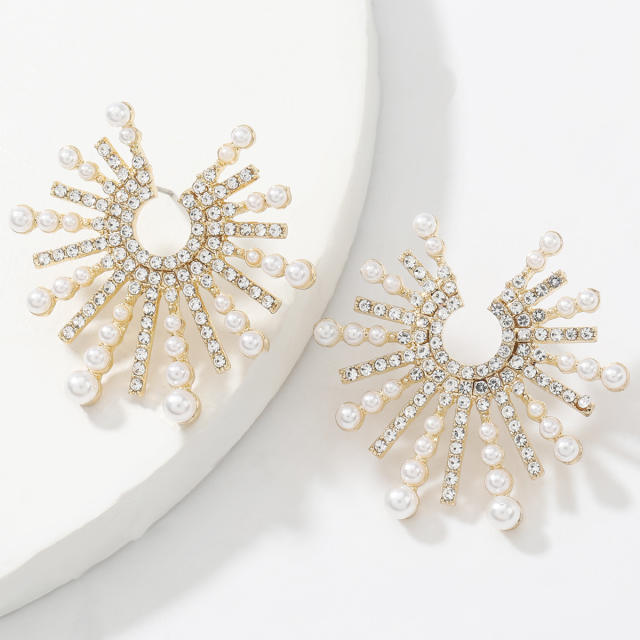 Luxury sun shape rhinestone pearl bead ear studs