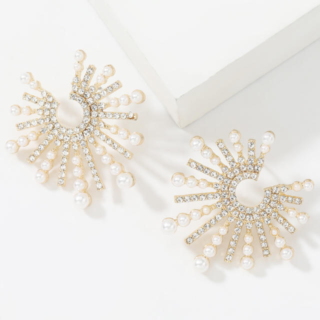 Luxury sun shape rhinestone pearl bead ear studs