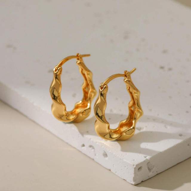 18KG geometric copper huggie earrings