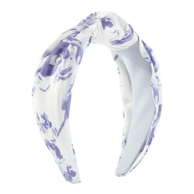 Fashionable tie dry patterned knotted headband