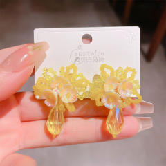 Holiday trend yellow color crystal flower earrings