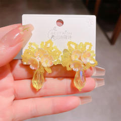 Holiday trend yellow color crystal flower earrings