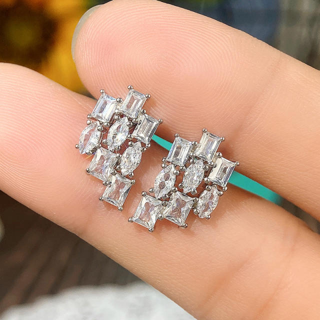 Delicate geometric diamond studs earrings