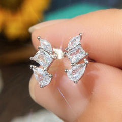 Delicate geometric diamond studs earrings