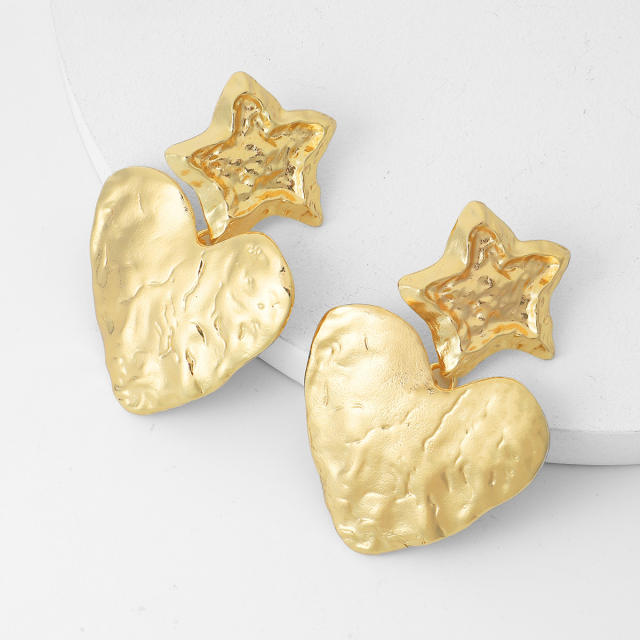 Chunky heart metal earrings