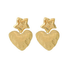 Chunky heart metal earrings