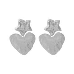 Chunky heart metal earrings