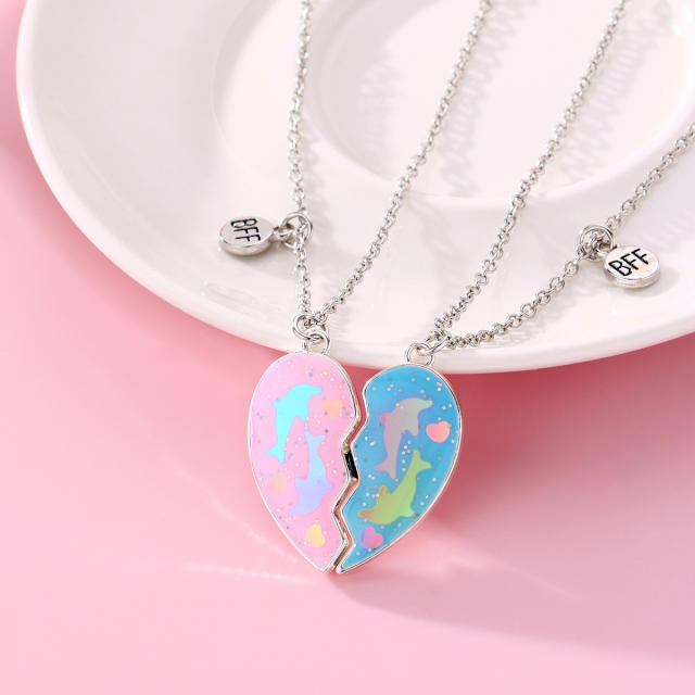 Sweet dolphin pattern heart Magnetic attraction BFF necklace