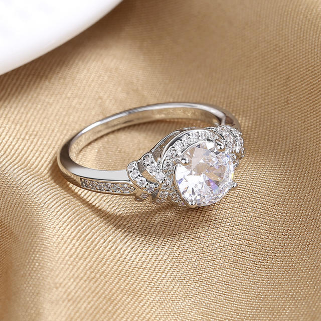 Elegant cubic zircon copper diamond rings