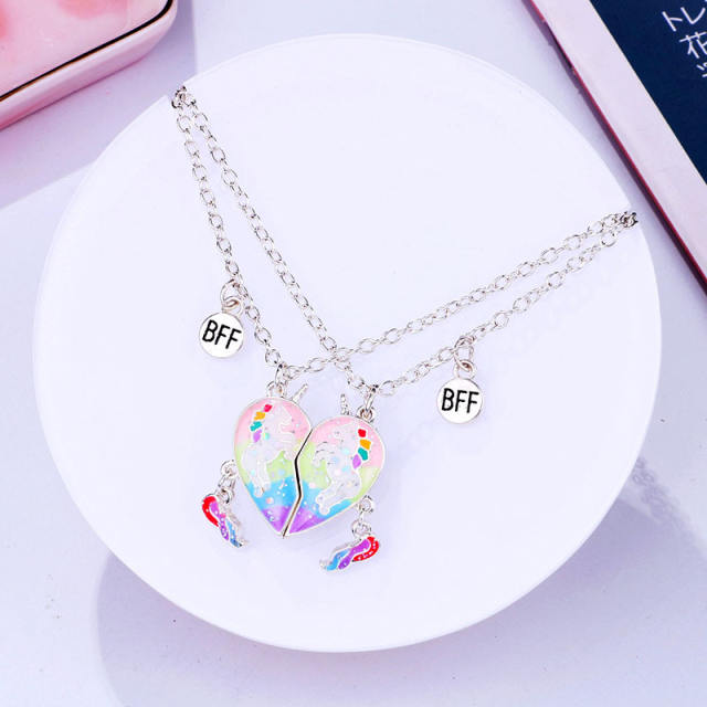 Hot sale unicorn pattern Magnetic attraction heart BFF necklace