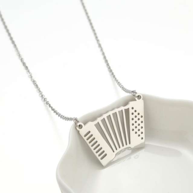 Dainty easy match hollow out stainless steel necklace
