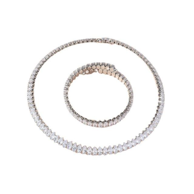 Delicate wedding diamond choker bangle set