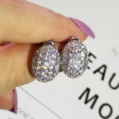 Chic oval shape diamond ear studs