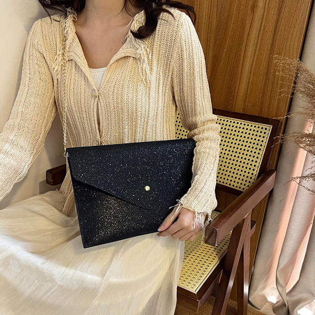 Concise clutch with chain