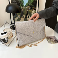 Concise clutch with chain