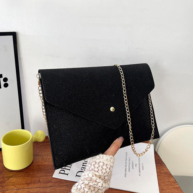 Concise clutch with chain