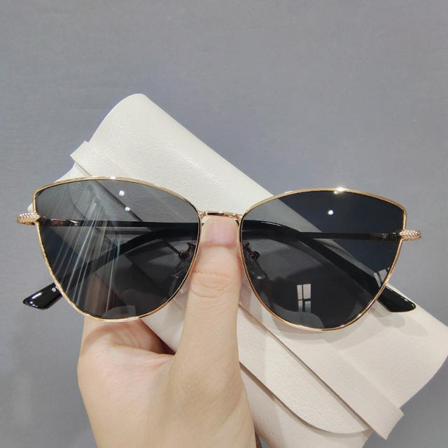 Easy match metal frame sunglasses