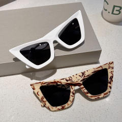 Vintage large shape cat eye sunglasses