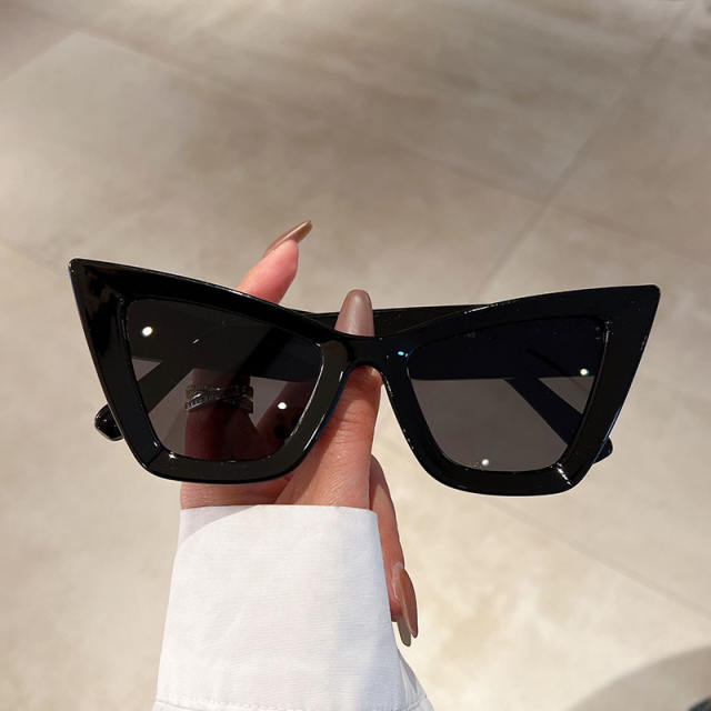 Vintage large shape cat eye sunglasses