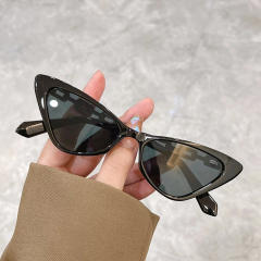 Personality cat eye shape sunglasses