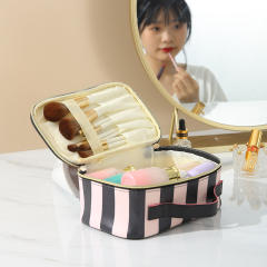 Sweet striped heart pattern large storage wash bag cosmetic bag