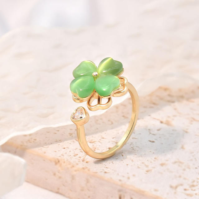 Elegant green color opal stone rotatable clover stainless steel chain necklace set