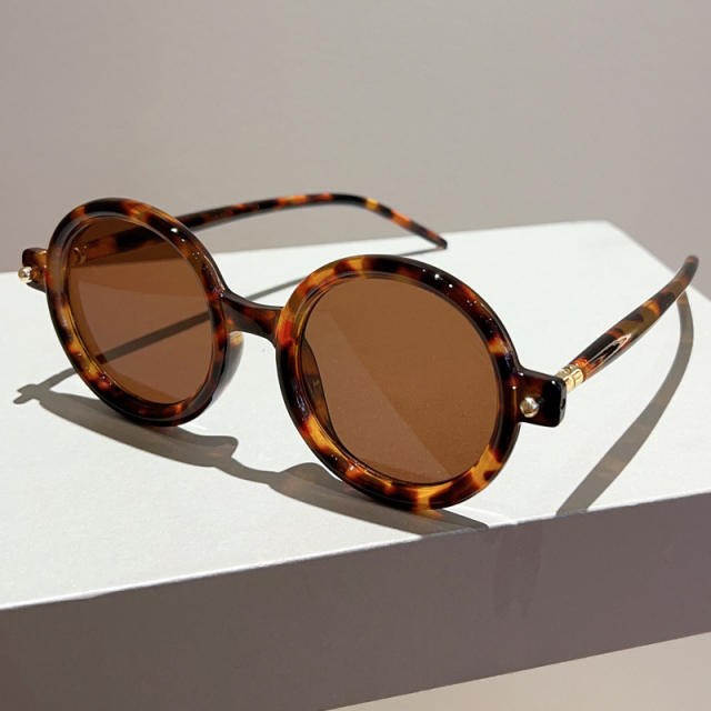 Vintage round shape sunglasses