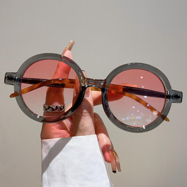 Vintage round shape sunglasses