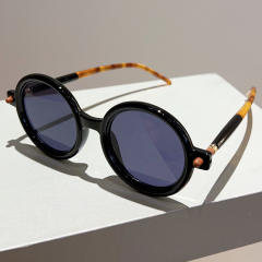 Vintage round shape sunglasses