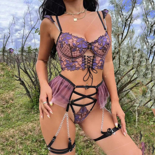 Sexy embroidery flower lingerie set