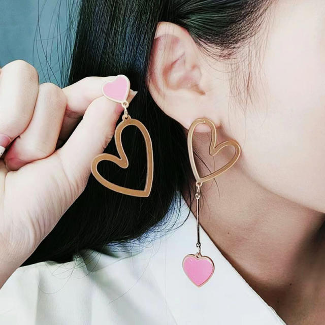 Sweet acrylic heart dangle earrings