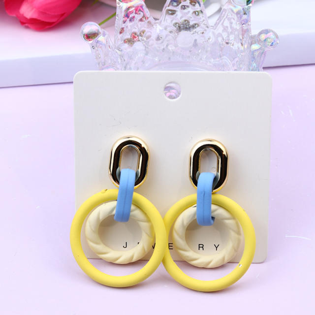 Color matching acrylic circle dangle earrings