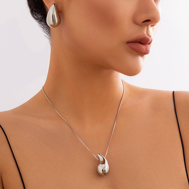 Concise chunky water drop popular necklace studs