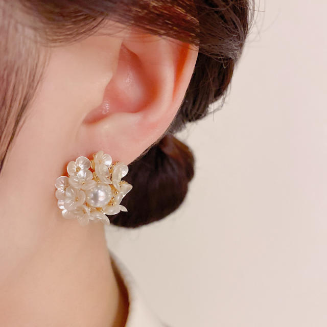 Korean fashion imitation pearl flower copper studs earrings