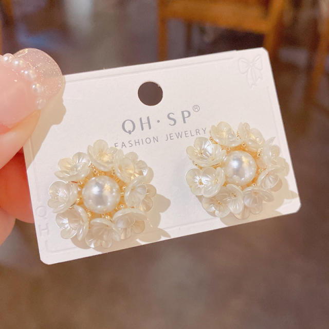 Korean fashion imitation pearl flower copper studs earrings